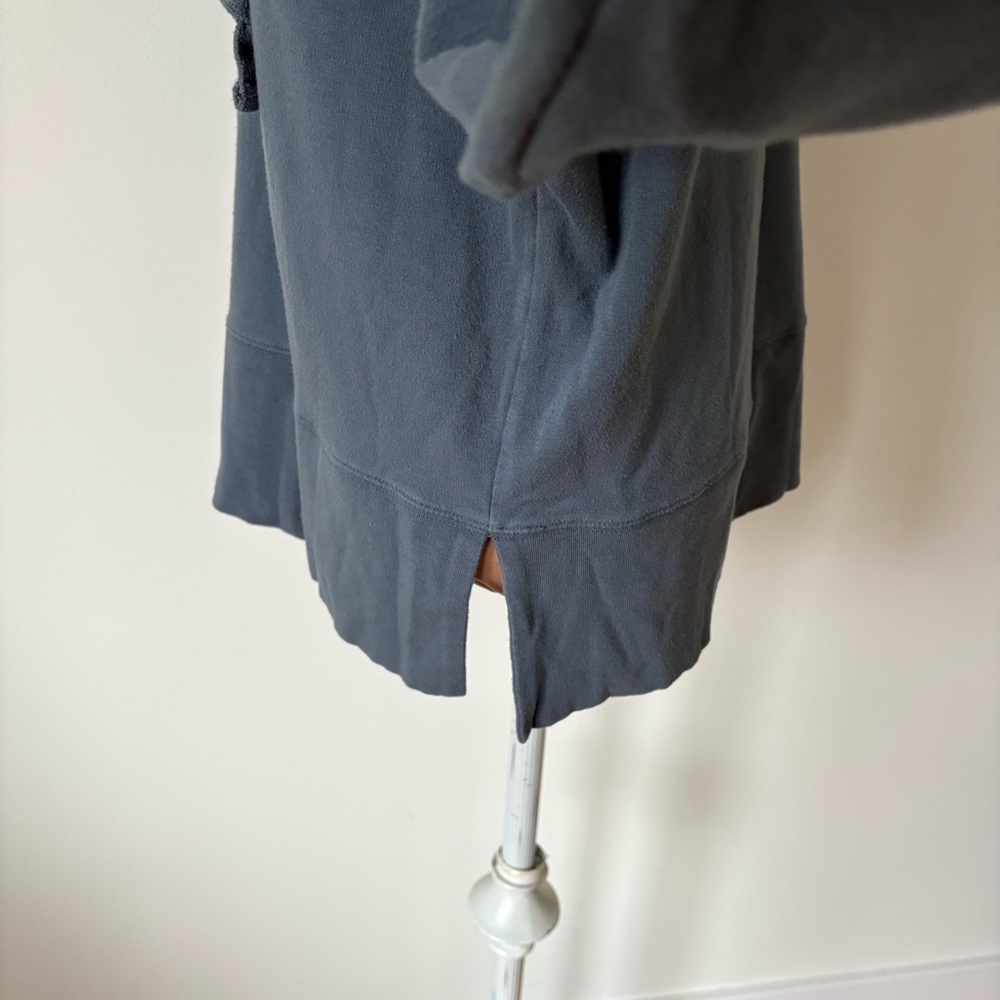 ALO YOGA Fluid Tunic Hoodie Tunic Concrete Gray Blue Scooped Neck Sweatshirt M - Picture 8 of 9